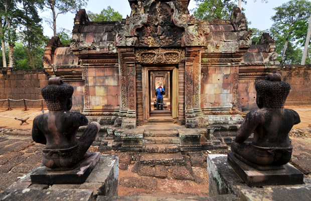 Banteay Srei + Beng Mealea Daily Tour