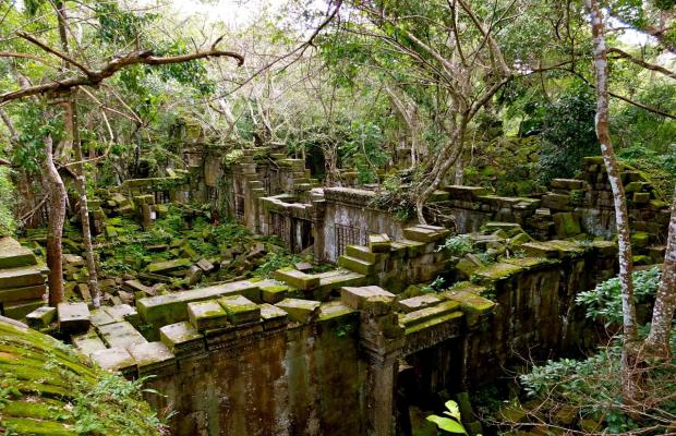 Banteay Srei + Beng Mealea Daily Tour